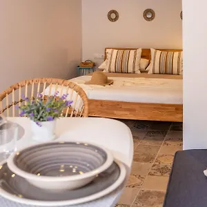  Apartment Nisha